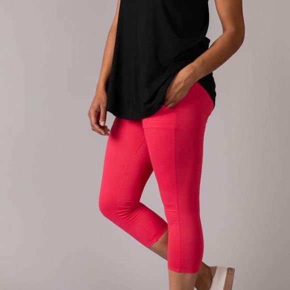 Agnes & Dora Pocket Crop Pant Cherry Rose - Picture 2 of 5